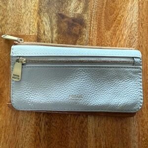 Fossil Wallet NWOT Light Gray and Brown Wallet